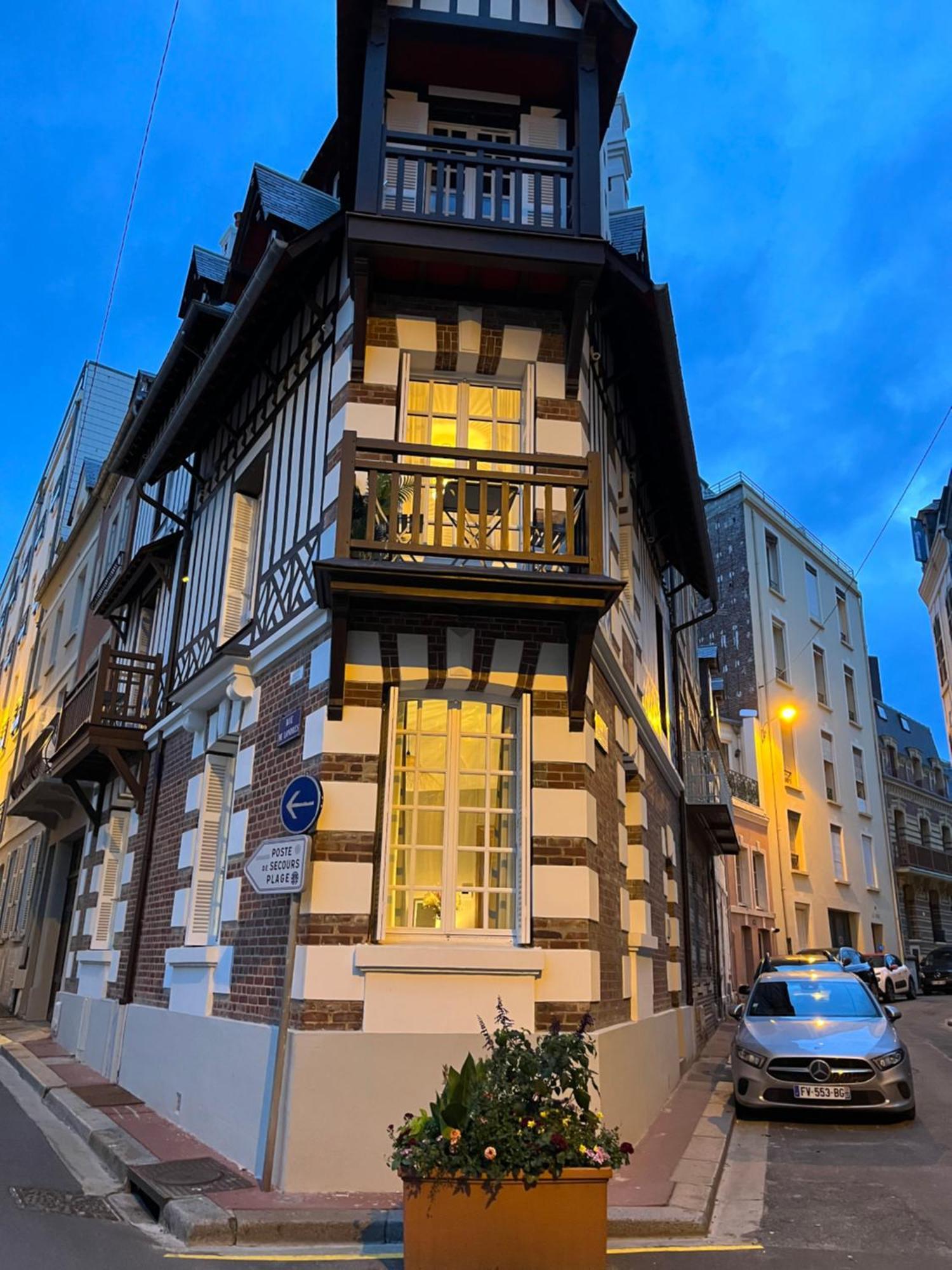 L Emeraude - Trouville Exteriör bild